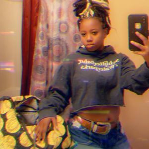 Meet your Posher, Kayla